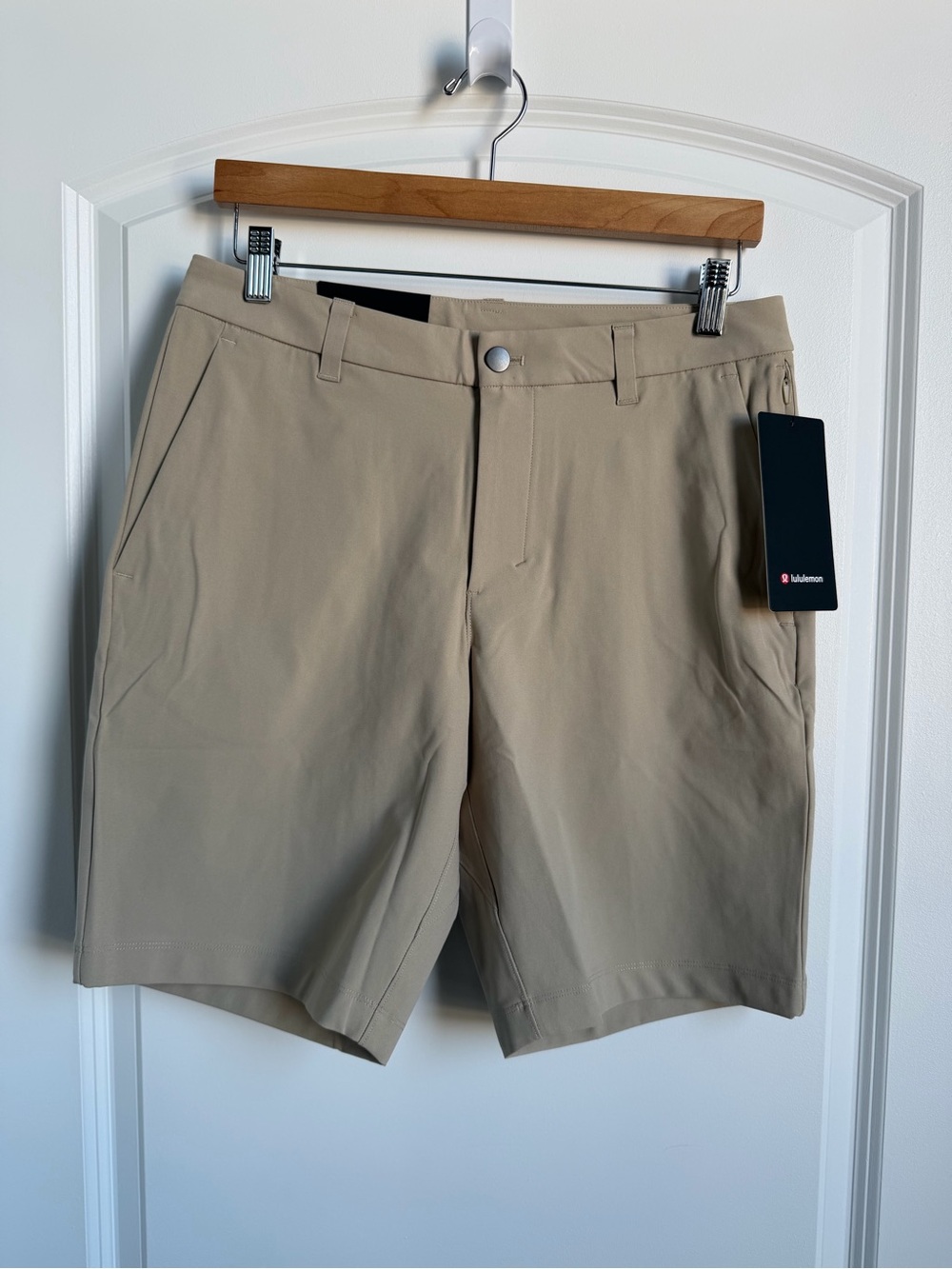 Lululemon Men’s Khaki Commission Shorts